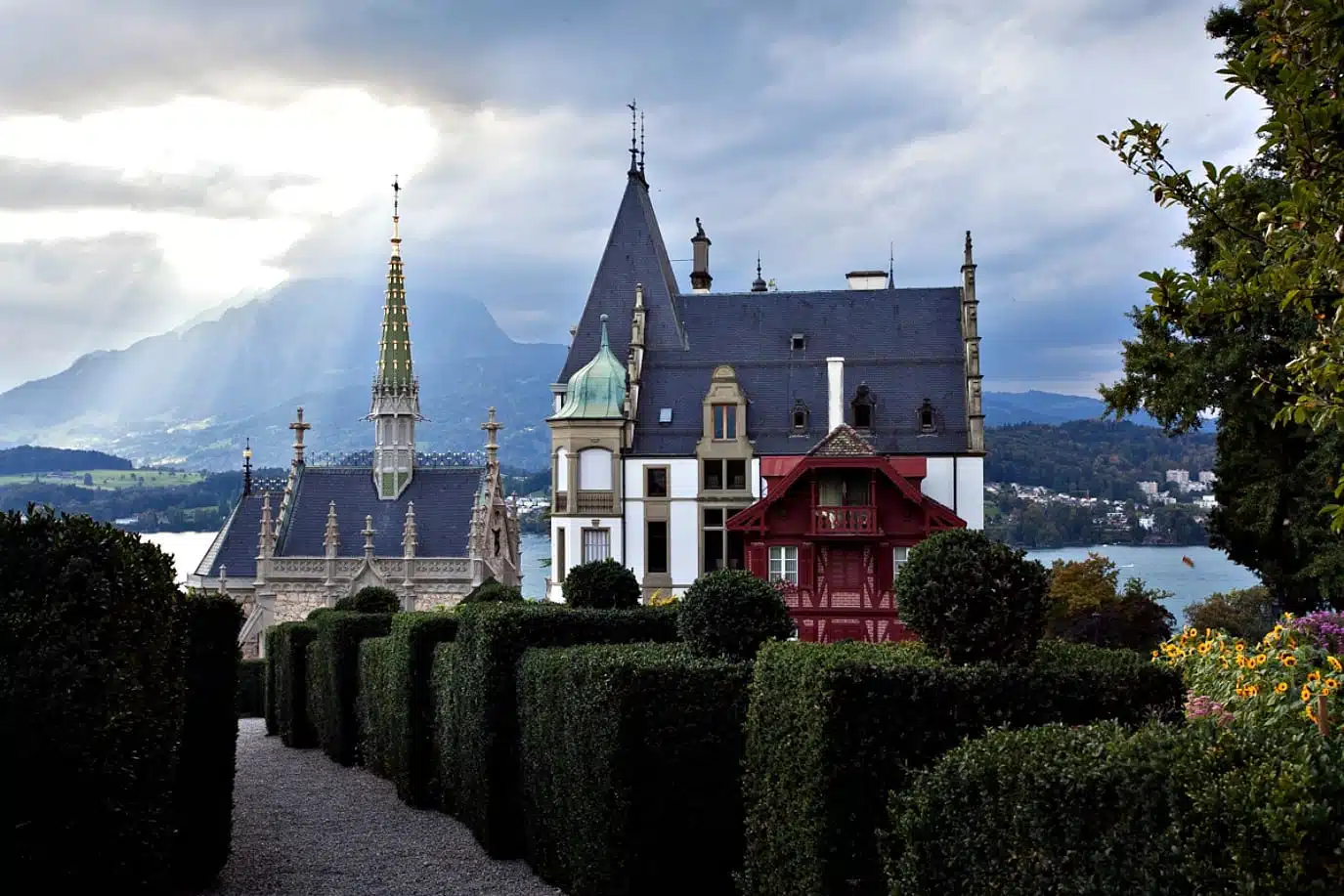 Lucerne Lakeside Private Walking Tour